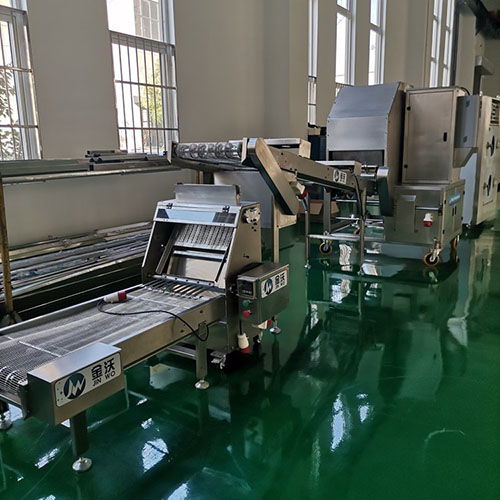 全自動(dòng)多功能薄餅機(jī)與春卷機(jī) 豆制品機(jī)械加工廠的現(xiàn)代化設(shè)備